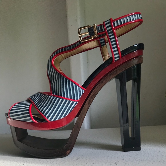 Gianni Bini “Elise” Cutout Platform Heels - Picture 3 of 13
